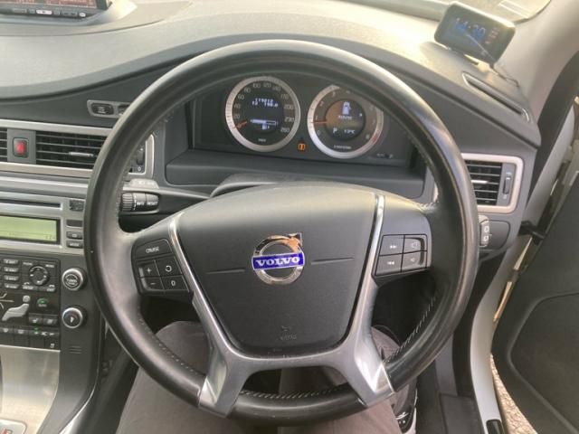 VOLVO VOLVO V70 2010