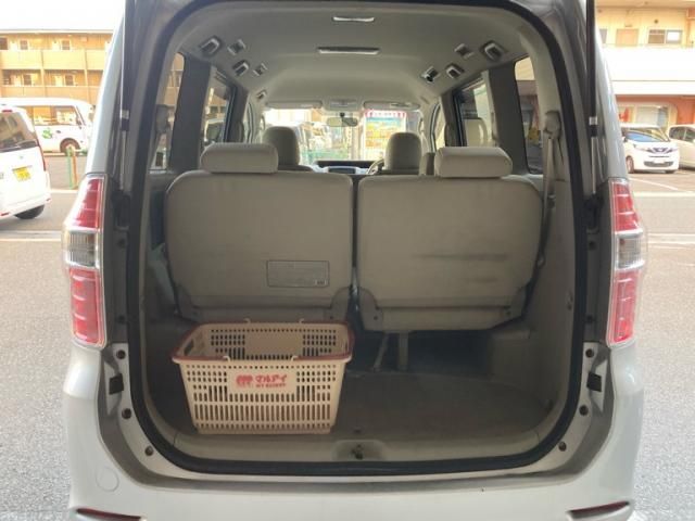 TOYOTA NOAH 2009
