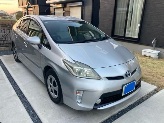 TOYOTA PRIUS 2012
