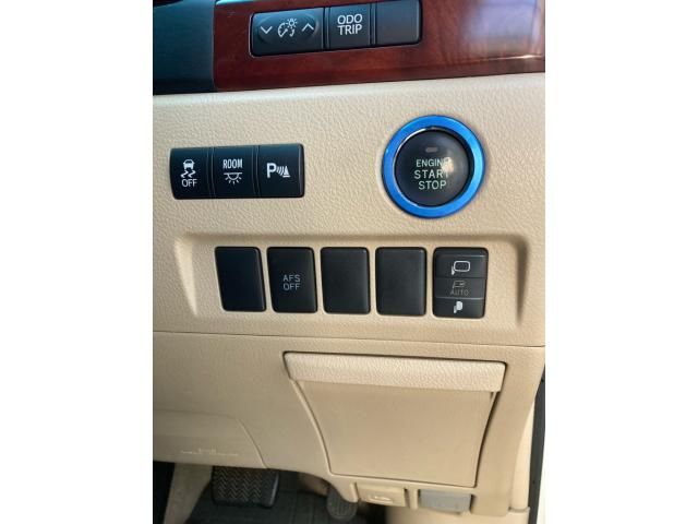 TOYOTA VELLFIRE 4WD 2009