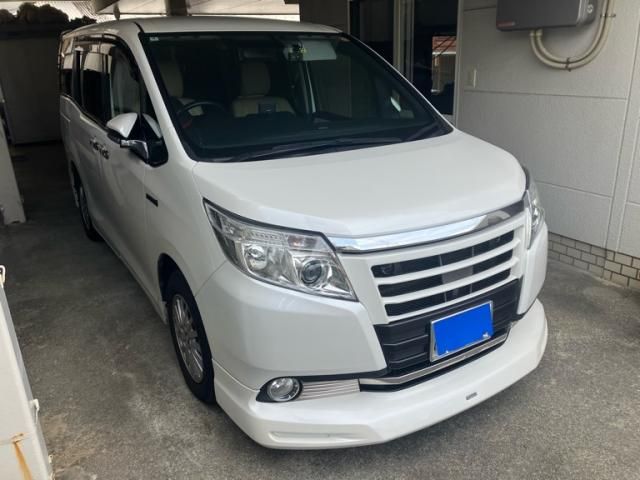 TOYOTA NOAH HYBRID 2014