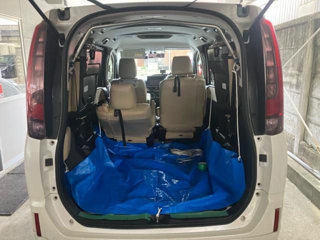 TOYOTA NOAH HYBRID 2014