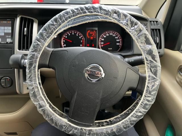 NISSAN SERENA  WG 2010