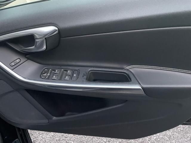 VOLVO VOLVO V60 2013