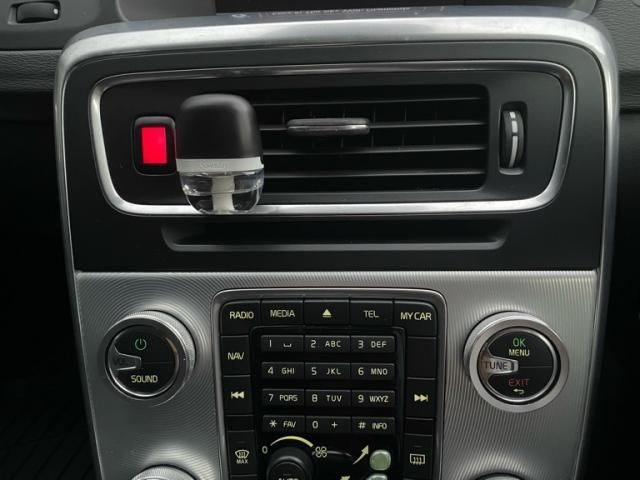 VOLVO VOLVO V60 2013