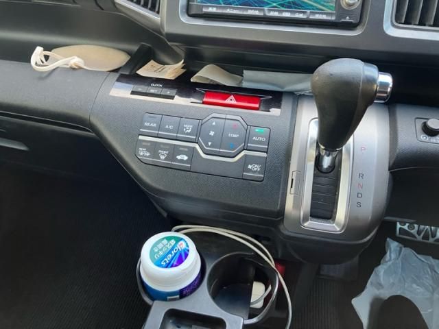 HONDA STEPWAGON SPADA 2011