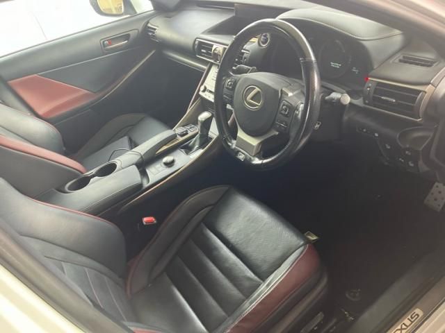 TOYOTA LEXUS IS300h 2017