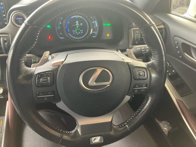 TOYOTA LEXUS IS300h 2017