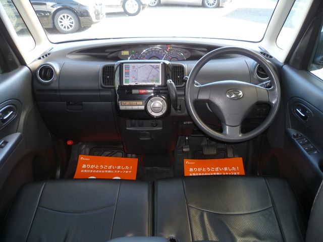 DAIHATSU TANTO CUSTOM 4WD 2011