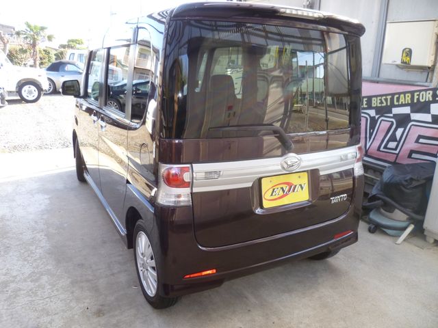 DAIHATSU TANTO CUSTOM 4WD 2011