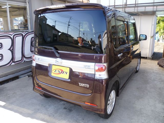 DAIHATSU TANTO CUSTOM 4WD 2011