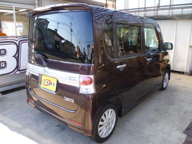 DAIHATSU TANTO CUSTOM 4WD 2011