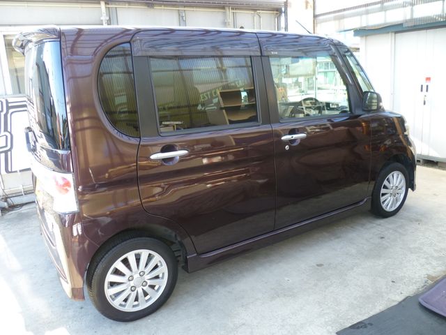 DAIHATSU TANTO CUSTOM 4WD 2011