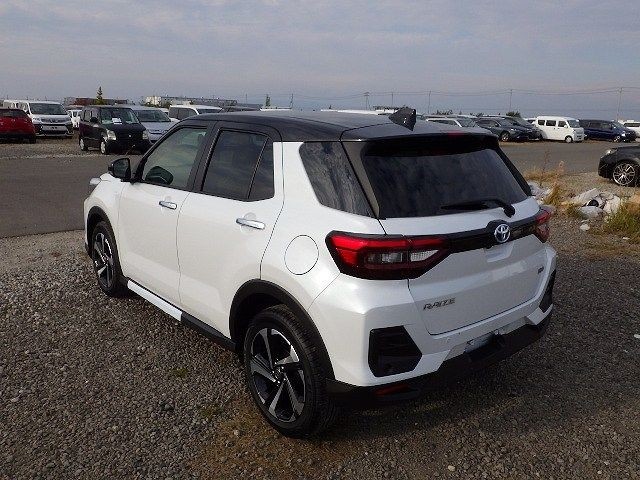 TOYOTA RAIZE 2025/10