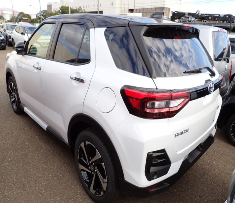 TOYOTA RAIZE 2025/10