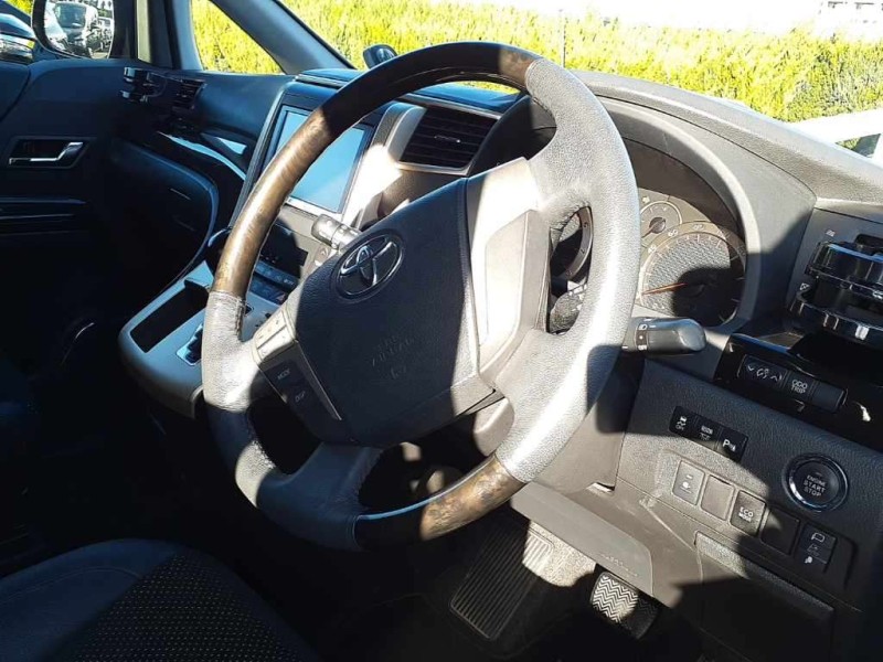 TOYOTA VELLFIRE 2014/10