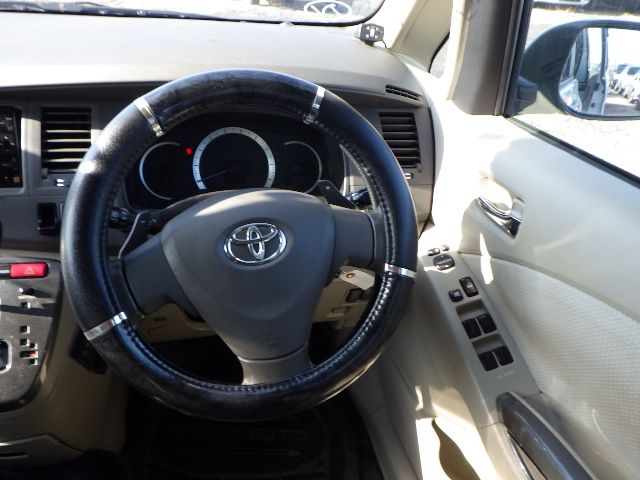 TOYOTA ISIS 2010/3