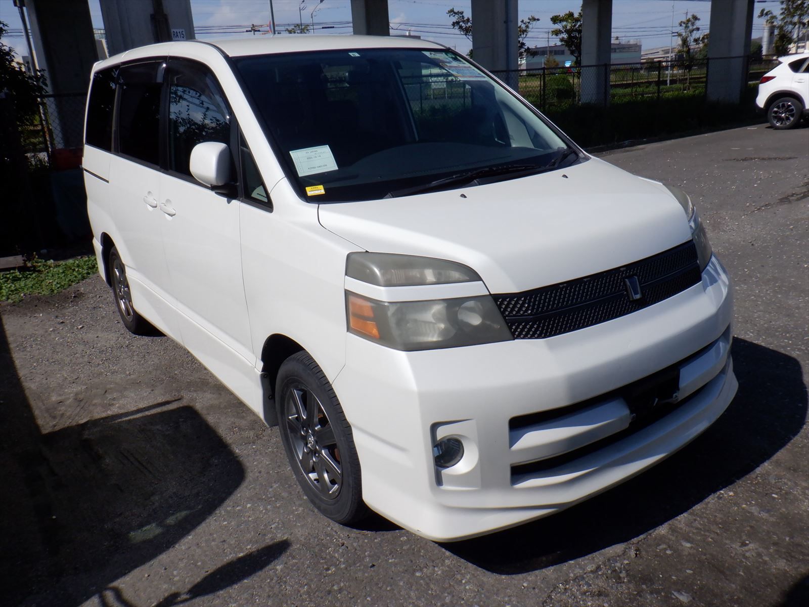 TOYOTA VOXY 2005/3