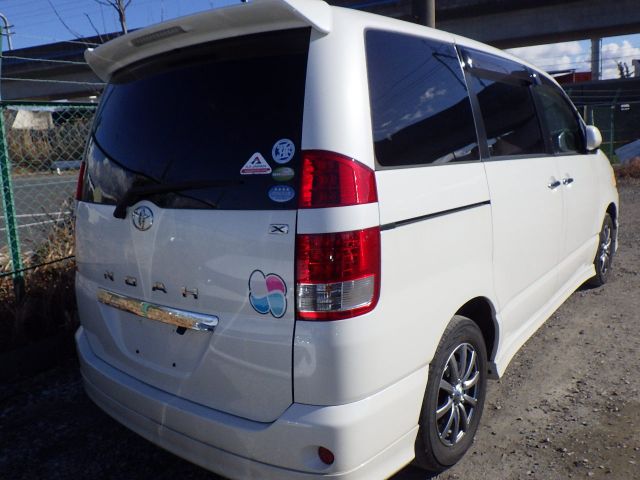 TOYOTA NOAH 2007/1