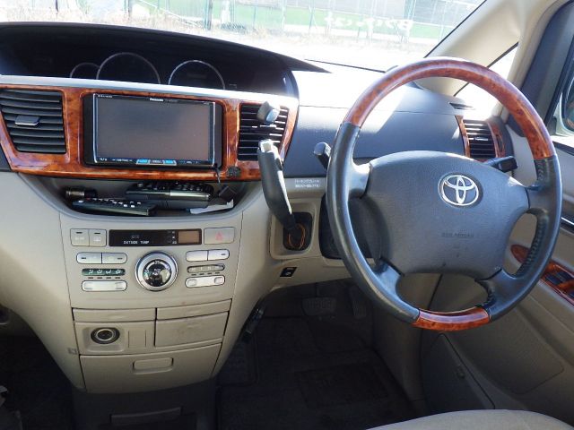 TOYOTA NOAH 2007/1