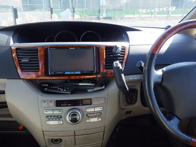 TOYOTA NOAH 2007/1