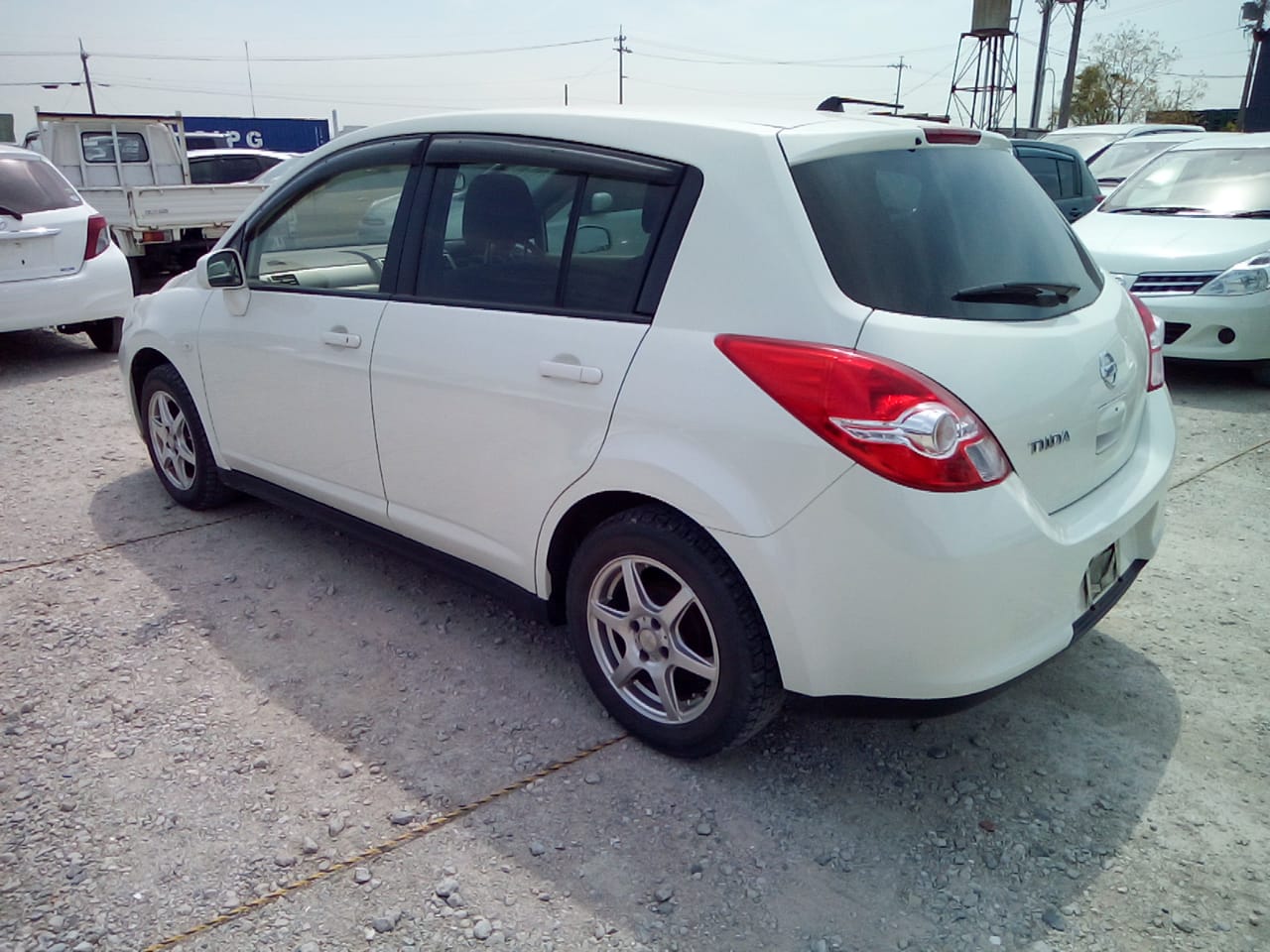 NISSAN TIIDA 2012/3
