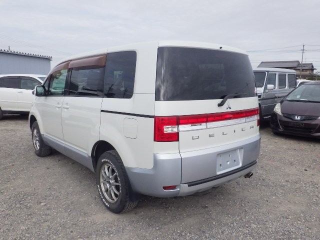 MITSUBISHI DELICA D:5 2010/1