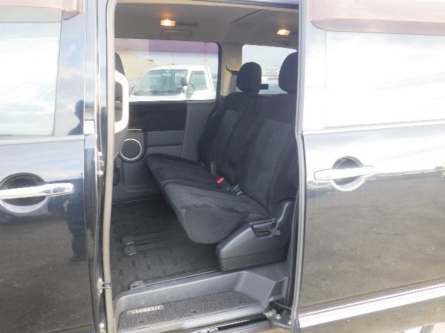 MITSUBISHI DELICA D:5 2011/2