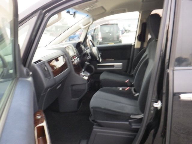 MITSUBISHI DELICA D:5 2011/3