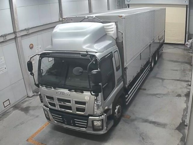 ISUZU GIGA 2012/8
