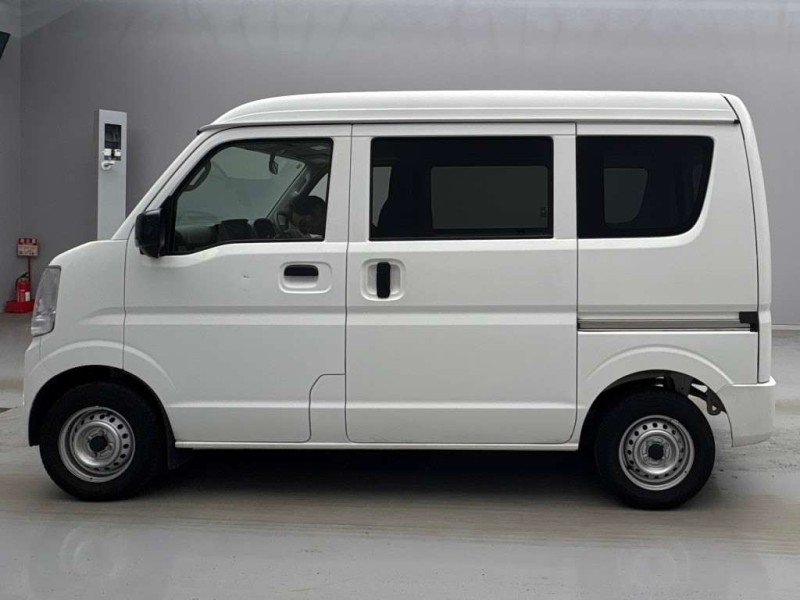 NISSAN NV100 CLIPPER VAN 2023/11