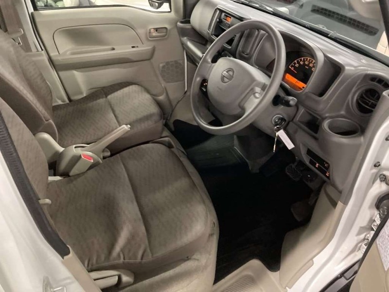 NISSAN NV100 CLIPPER VAN 2023/11