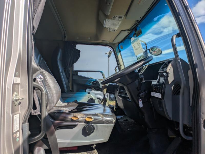 MITSUBISHI FIGHTER 2012/10