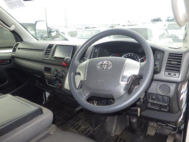 TOYOTA HIACE 2019/8