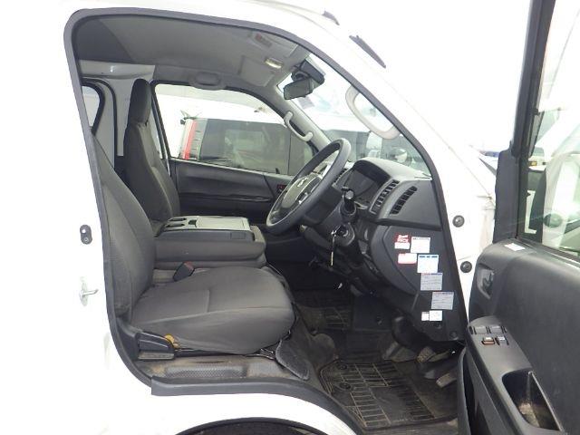 TOYOTA HIACE 2019/8
