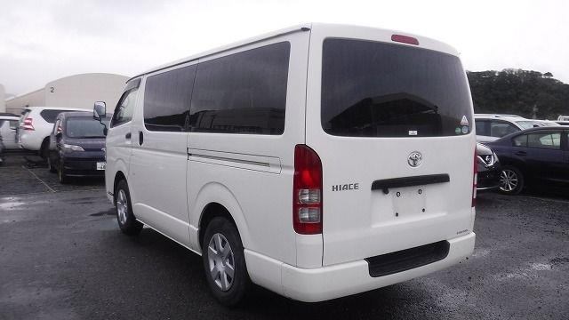 TOYOTA HIACE 2019/9