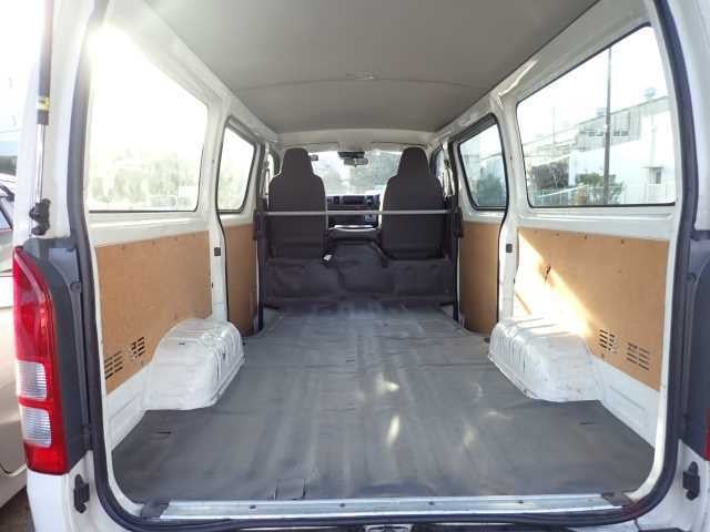 TOYOTA HIACE 2019/11