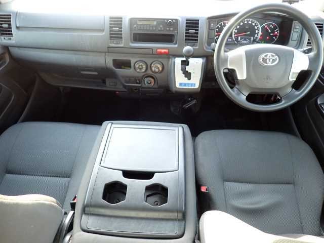 TOYOTA HIACE 2019/11