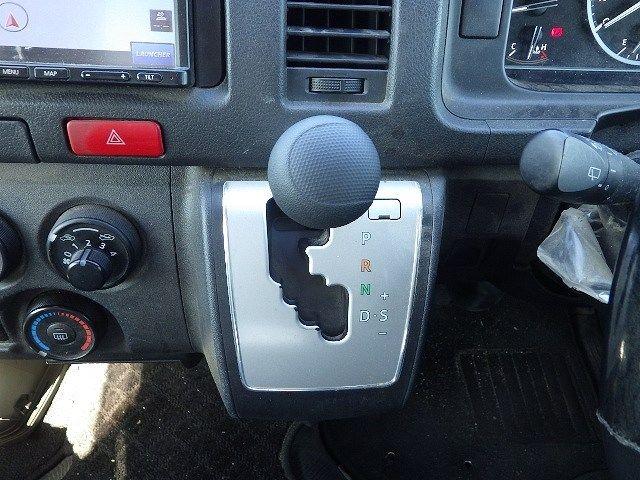 TOYOTA HIACE 2020/10