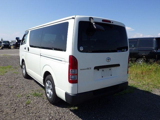 TOYOTA HIACE 2020/5
