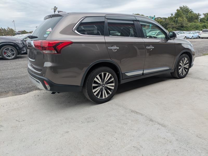 MITSUBISHI OUTLANDER 2019/3