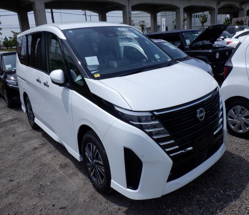 NISSAN SERENA 2025/4