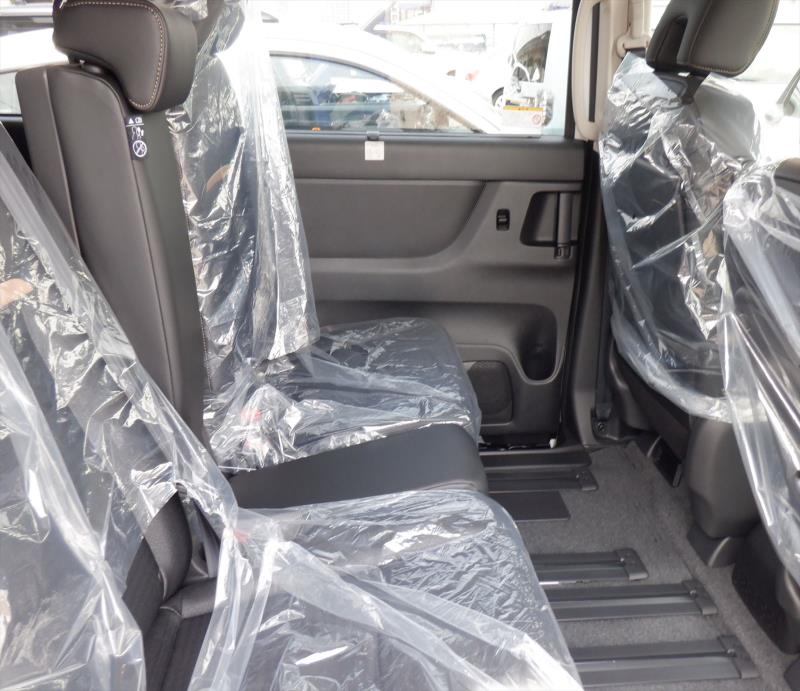 NISSAN SERENA 2025/4