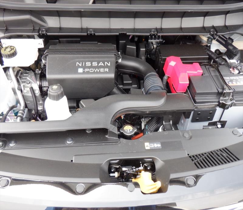 NISSAN SERENA 2025/4