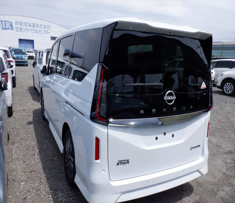 NISSAN SERENA 2025/4