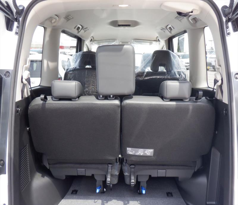 NISSAN SERENA 2025/4