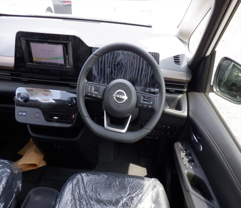 NISSAN SERENA 2025/4