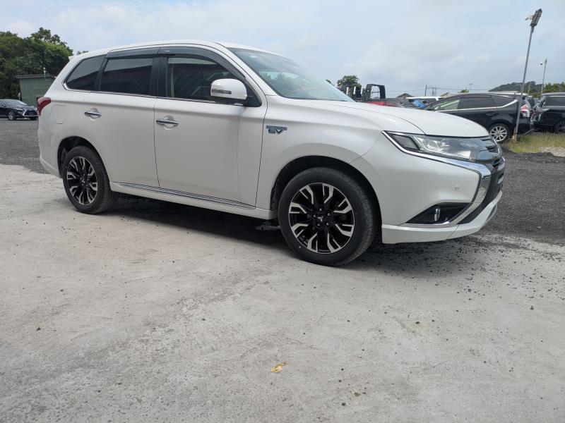MITSUBISHI OUTLANDER PHEV 2015/7