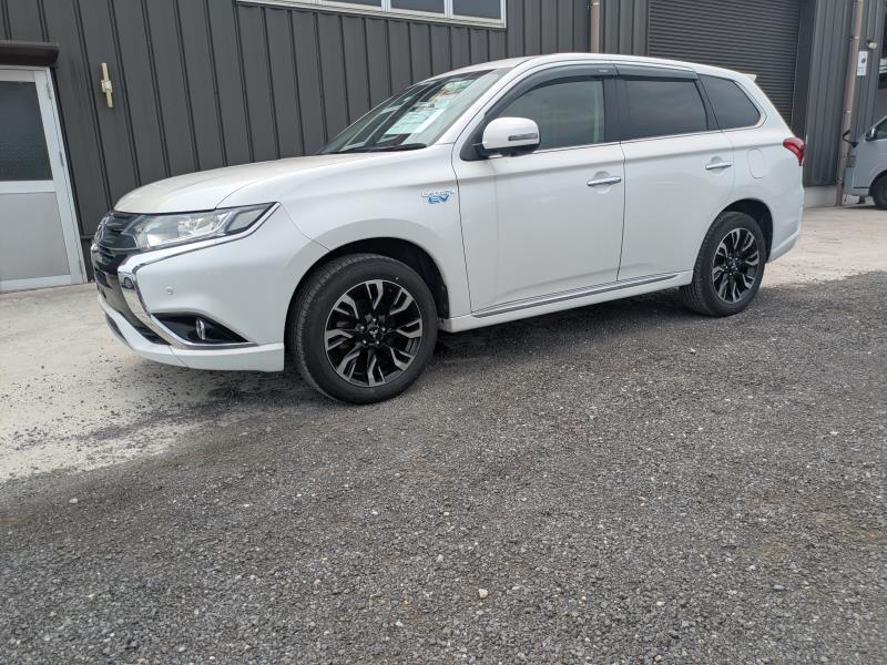 MITSUBISHI OUTLANDER PHEV 2015/7