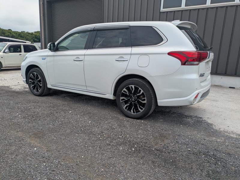 MITSUBISHI OUTLANDER PHEV 2015/7